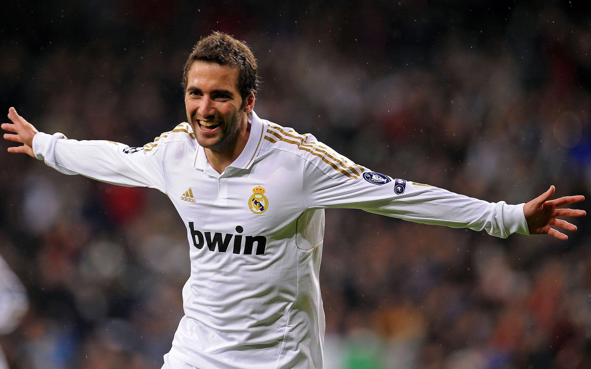 球迷自发：打造最独特的球迷应援阵营，球迷的乃